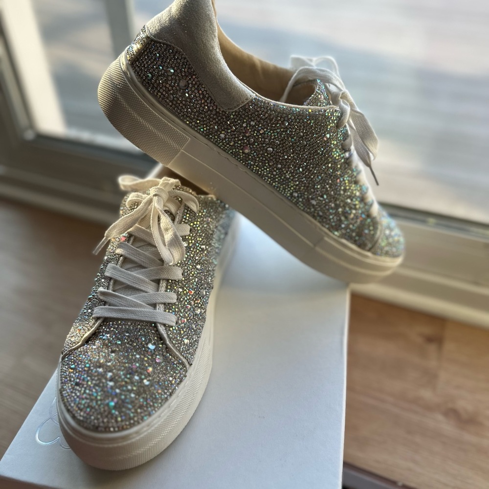 Betsy Johnson Sydny Rhinestone platform Sneakers White/Silver. Size 10. UEC